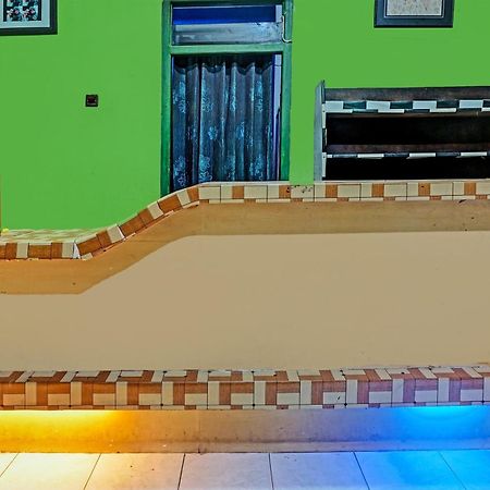 Oyo 91697 Nyaman Homestay Syariah Pare Dış mekan fotoğraf